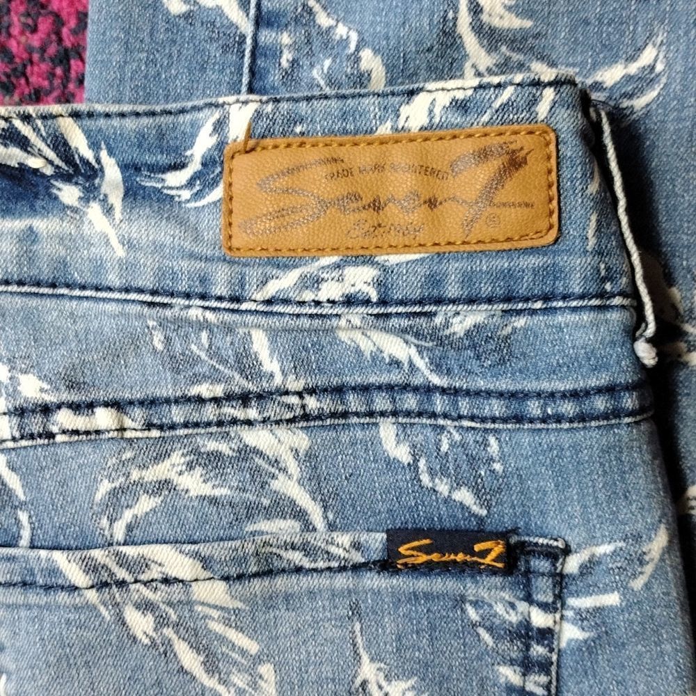 Seven7 Feather Print Skinny Jeans - Picture 4 of 14